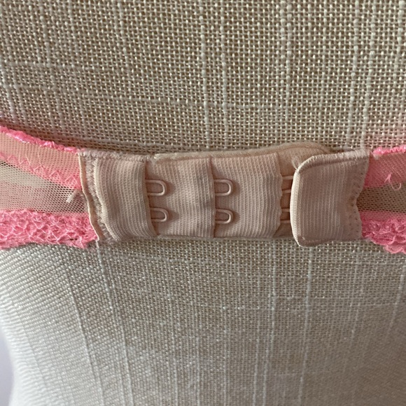 Victoria Secret Dream Angels push up pigeonnant padded PINK LACE bra 34B - Picture 7 of 15